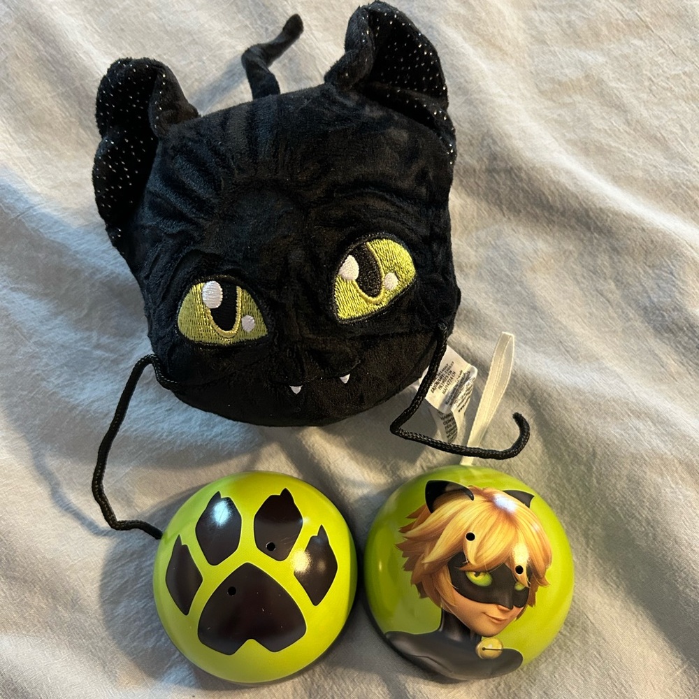 Miraculous Miraball Cat Blanc Ornament with Plagg Kwami Plush
